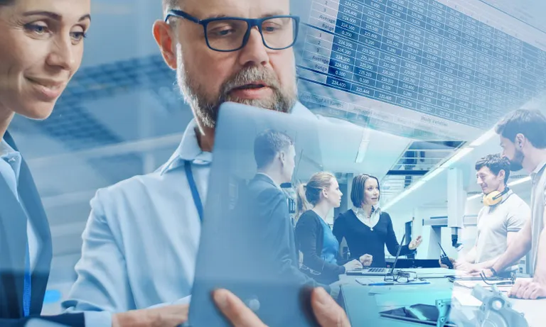 Sinnbild für vernetzte Daten, die den Austausch und die Zusammenarbeit zwischen Abteilungen und Teams fördern.