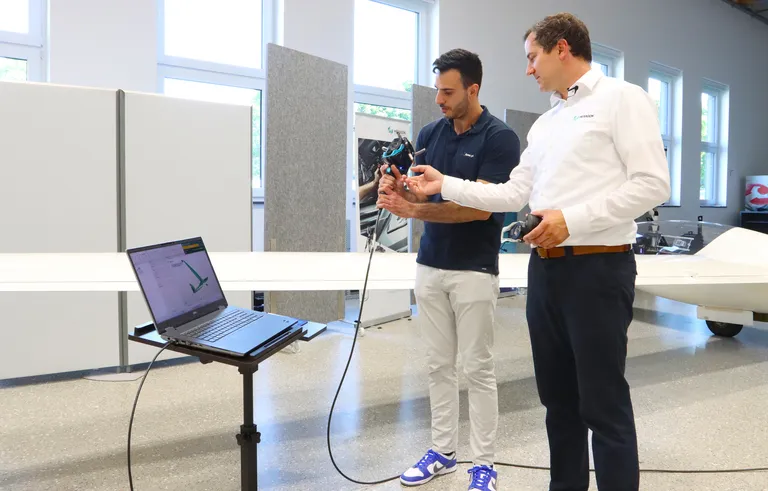 Partner-Webinar von Duwe-3d und Hexagon - Komplettvermessung eines Segelflugzeuges