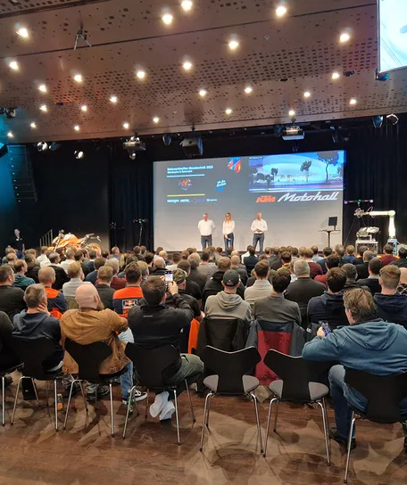 KTM Motohall in Mattighofen Österreich - Publikum
