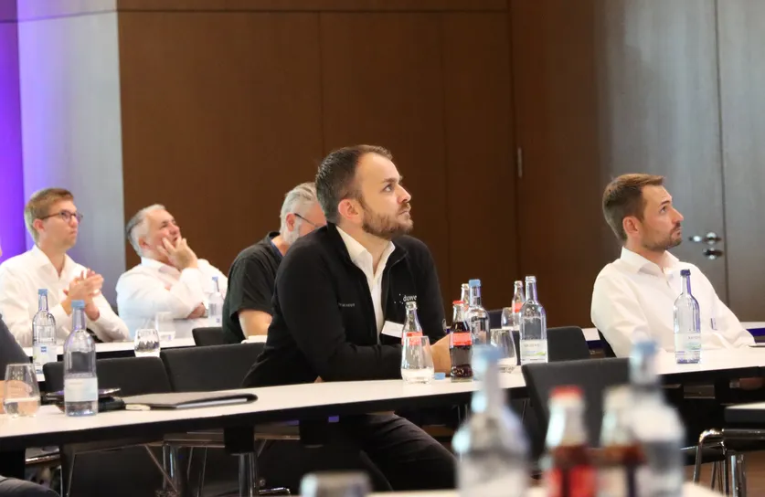 Gespanntes Zuhören auf dem 20. PolyWorks® Anwendertreffen 2023 der Duwe-3d AG in der Inselhalle Lindau (B)