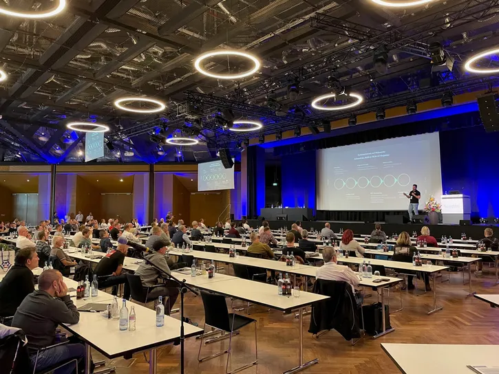 Vortragssaal auf dem 20. PolyWorks® Anwendertreffen 2023 der Duwe-3d AG in der Inselhalle Lindau (B)