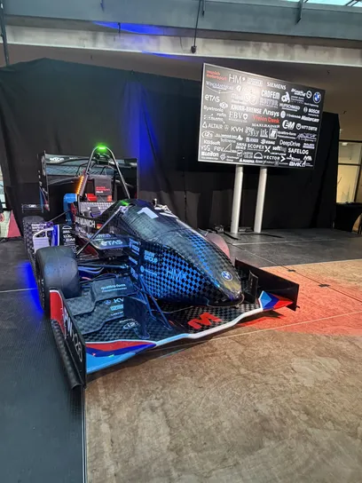 Munich Motorsport - Formula Students E-Rennwagen auf der Rennstrecke
