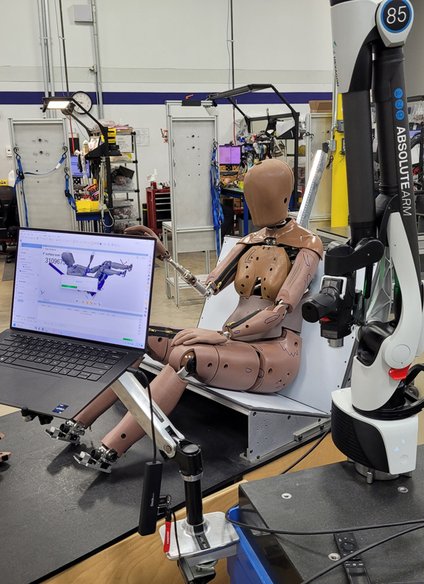 3_Humanetics_Scanning_full_dummy_2.jpg