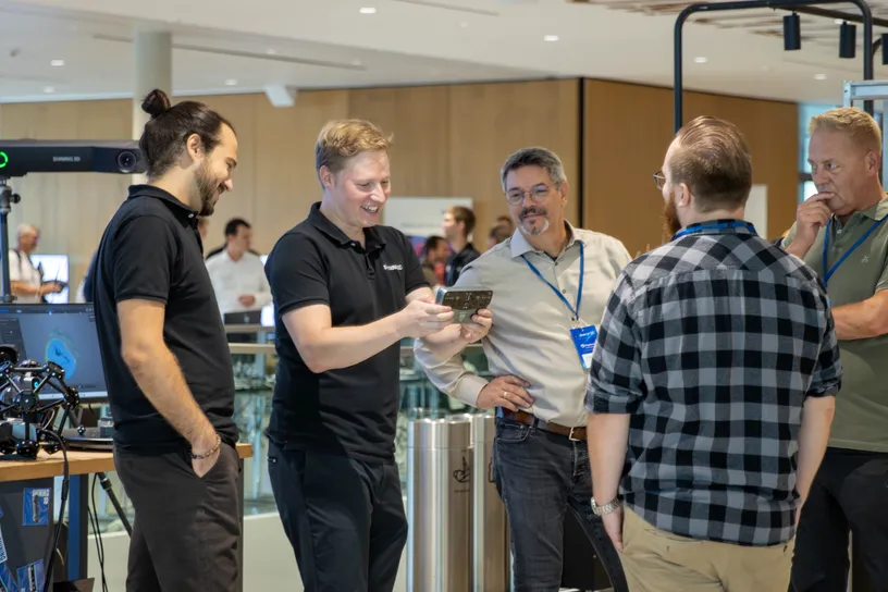Hardwarepartner im Gespräch auf dem 21. PolyWorks Anwendertreffen 2024 von Duwe-3d  in der Inselhalle Lindau am Bodensee