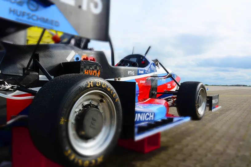 Munich Motorsport - Formula Students E-Rennwagen auf der Rennstrecke